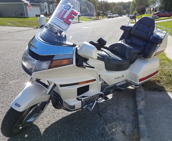 For sale:  1993 Honda Goldwing SE 6 cylinder(1500cc), 72300 miles, driveshaft, water cooled, cruise, CB-AM/FM-Tape/Ipod-AVC-Intercom plug-ins, air compressor, reverse, new tires